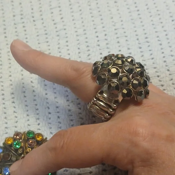 Colorful Vintage Gemstone Brooch and Black Gem Ring Set - Picture 7 of 14